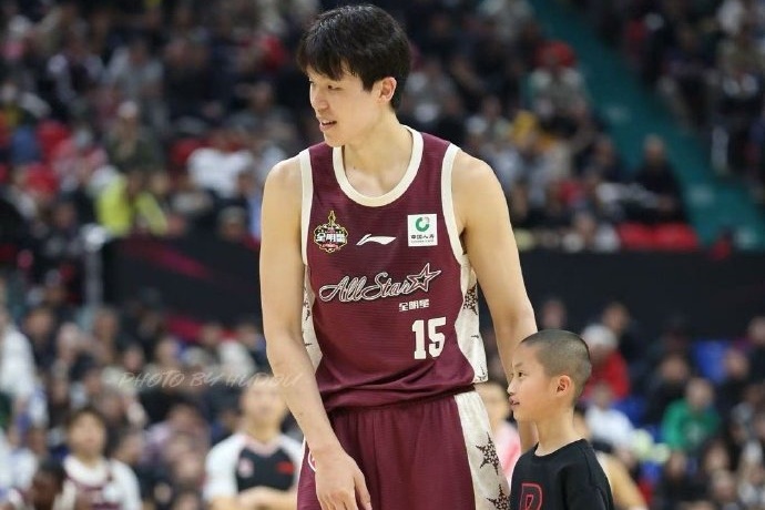 杨瀚森完成14次试训，正式前往纽约迎接NBA选秀